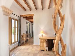 Exquisite Villa With Views