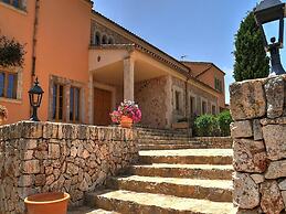 Exquisite Villa With Views