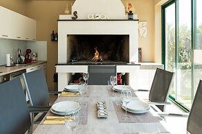 Luxury Villa With Heated Pool, Terrace, and Outdoor Amenities for Rela