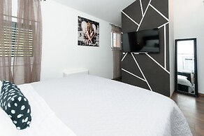 Luxury Villa With Heated Pool, Terrace, and Outdoor Amenities for Rela