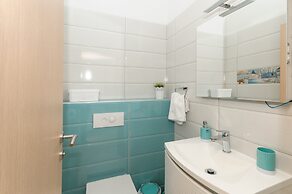 Luxury Villa With Heated Pool, Terrace, and Outdoor Amenities for Rela