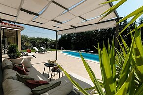 Luxury Villa With Heated Pool, Terrace, and Outdoor Amenities for Rela