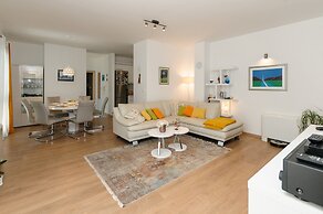 Luxury Villa With Heated Pool, Terrace, and Outdoor Amenities for Rela