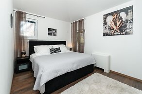 Luxury Villa With Heated Pool, Terrace, and Outdoor Amenities for Rela