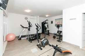 Luxury Villa With Heated Pool, Terrace, and Outdoor Amenities for Rela