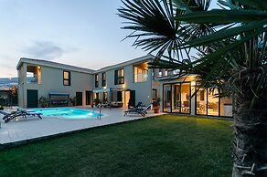 Luxury Villa With Heated Pool, Terrace, and Outdoor Amenities for Rela