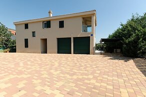 Luxury Villa With Heated Pool, Terrace, and Outdoor Amenities for Rela