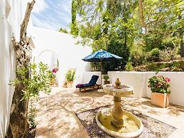 Country-view Villa With Pool