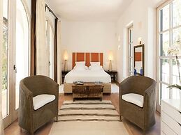 Country-view Villa With Pool