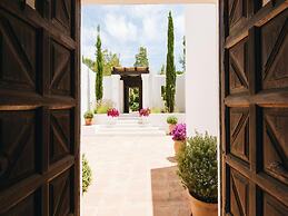 Country-view Villa With Pool