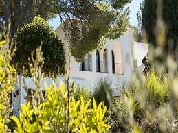 Country-view Villa With Pool