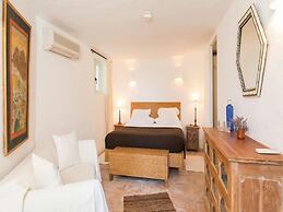 Country-view Villa With Pool