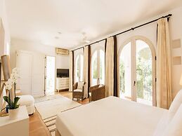 Country-view Villa With Pool