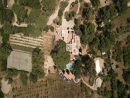 Country-view Villa With Pool