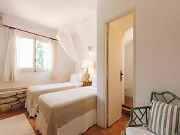 Country-view Villa With Pool