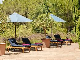 Country-view Villa With Pool