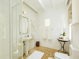 Country-view Villa With Pool