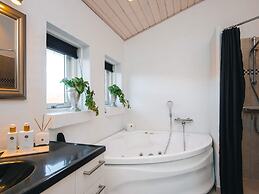 4 Star Holiday Home in Ronde