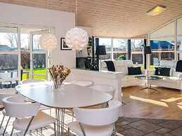 4 Star Holiday Home in Ronde