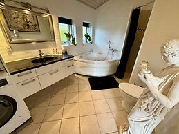4 Star Holiday Home in Ronde