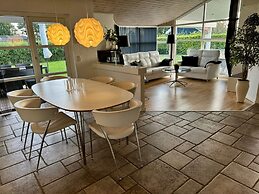4 Star Holiday Home in Ronde