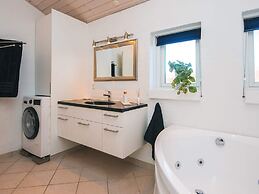 4 Star Holiday Home in Ronde