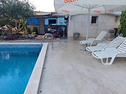 Kastel Stafilic Comfortable Apartments