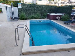 Kastel Stafilic Comfortable Apartments