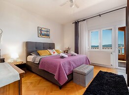 Luxury Seget Donji Apartments With Terrace and Sea View