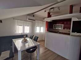 Luxury Seget Donji Apartments With Terrace and Sea View