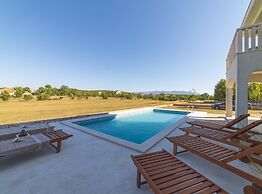 Idyllic Getaway Lovrec Villa With Pool