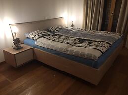 Lovely Apartment With Mountain Views