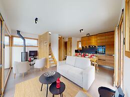 Cozy Chalet Amidst Valley With Balcony