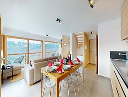 Cozy Chalet Amidst Valley With Balcony