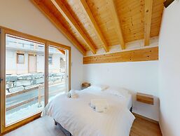 Cozy Chalet Amidst Valley With Balcony