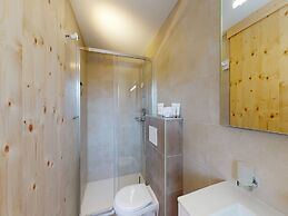 Cozy Chalet Amidst Valley With Balcony