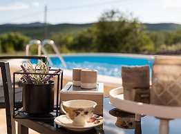 Serene Retreat Holiday Home With Pool