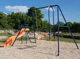 Serene Retreat Holiday Home With Pool