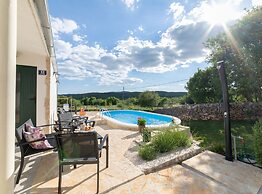 Serene Retreat Holiday Home With Pool