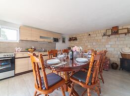 Serene Retreat Holiday Home With Pool