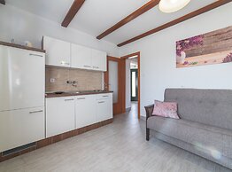 Serene Retreat Holiday Home With Pool