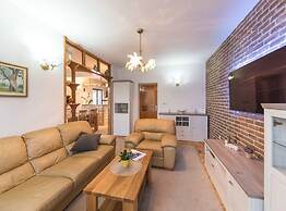 Relaxing Holiday Home With Pool, Fitness Area, and Entertainment Facil