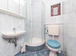 Relaxing Holiday Home With Pool, Fitness Area, and Entertainment Facil