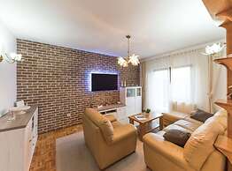 Relaxing Holiday Home With Pool, Fitness Area, and Entertainment Facil