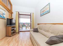 Relaxing Holiday Home With Pool, Fitness Area, and Entertainment Facil