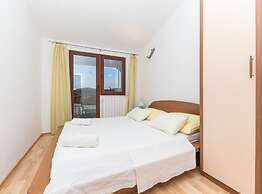 Relaxing Holiday Home With Pool, Fitness Area, and Entertainment Facil