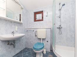 Relaxing Holiday Home With Pool, Fitness Area, and Entertainment Facil