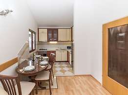 Relaxing Holiday Home With Pool, Fitness Area, and Entertainment Facil