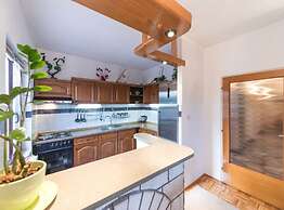 Relaxing Holiday Home With Pool, Fitness Area, and Entertainment Facil