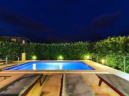 Relaxing Holiday Home With Pool, Fitness Area, and Entertainment Facil